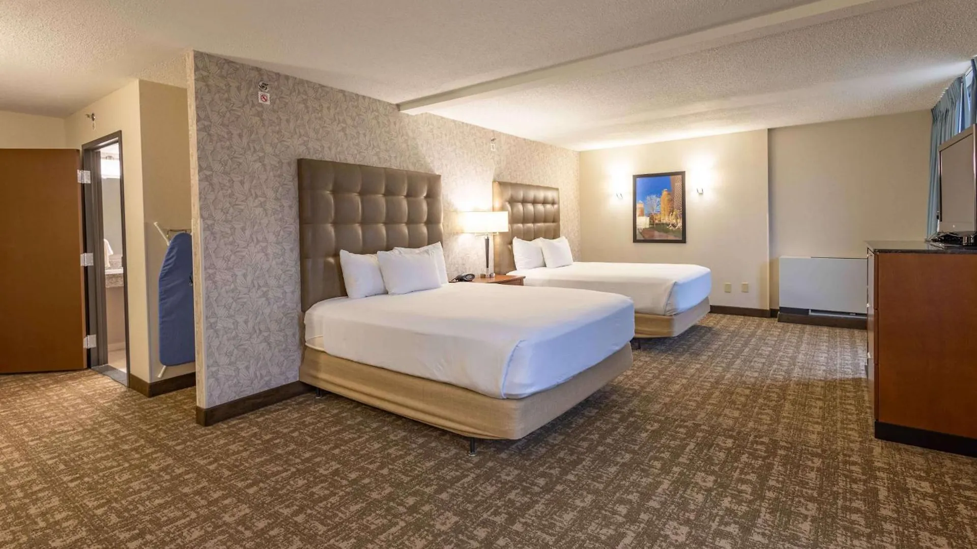 Hotel Pear Tree Inn St. Louis Near Union Station